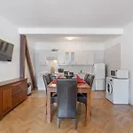 Royal Gallery Apartment
